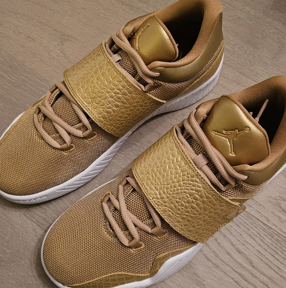 Air Jordan - Picture 2 of 5